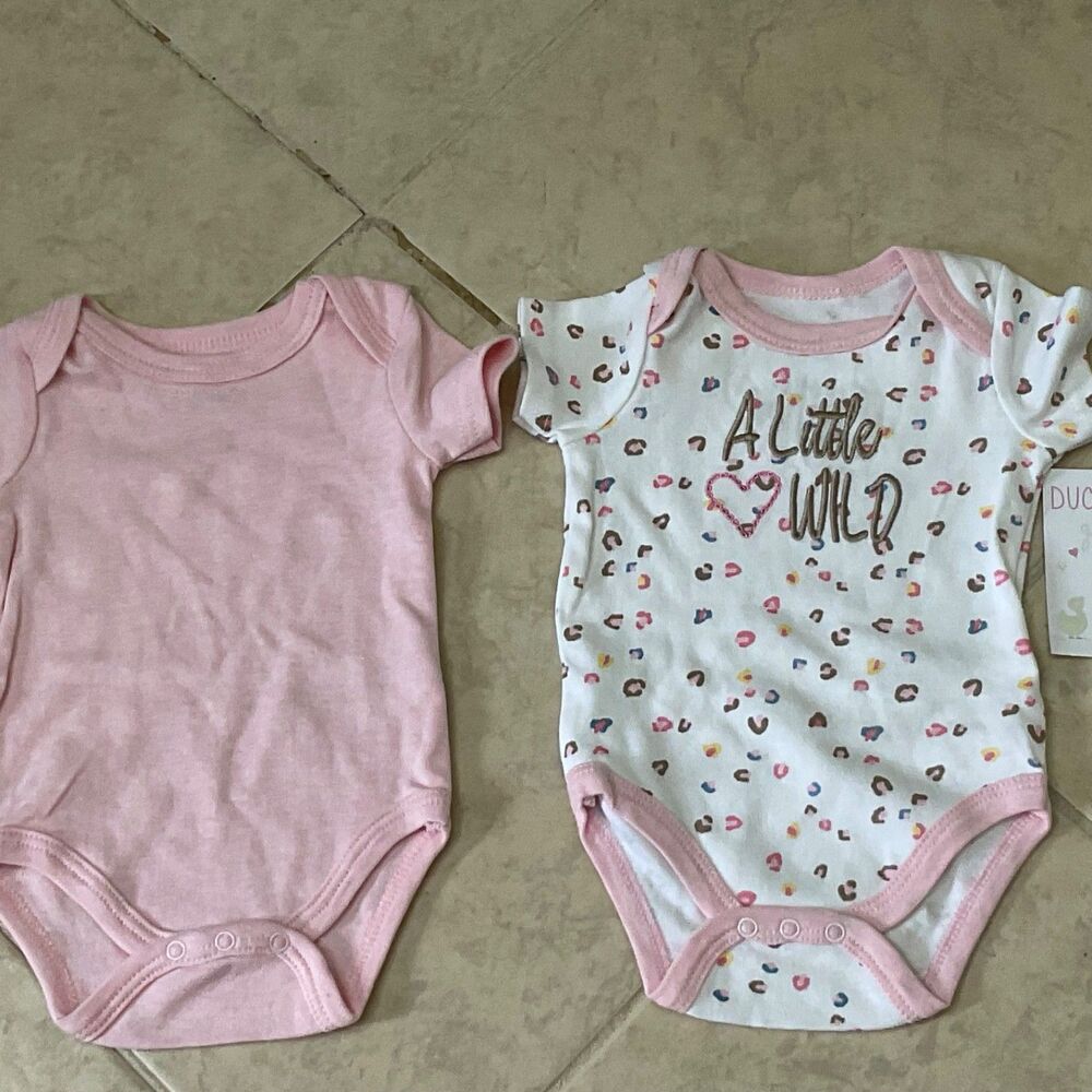 NWT Duck Duck Goose Baby Clothes Bundle of 2 pieces size 0-3 Months SNAP closure